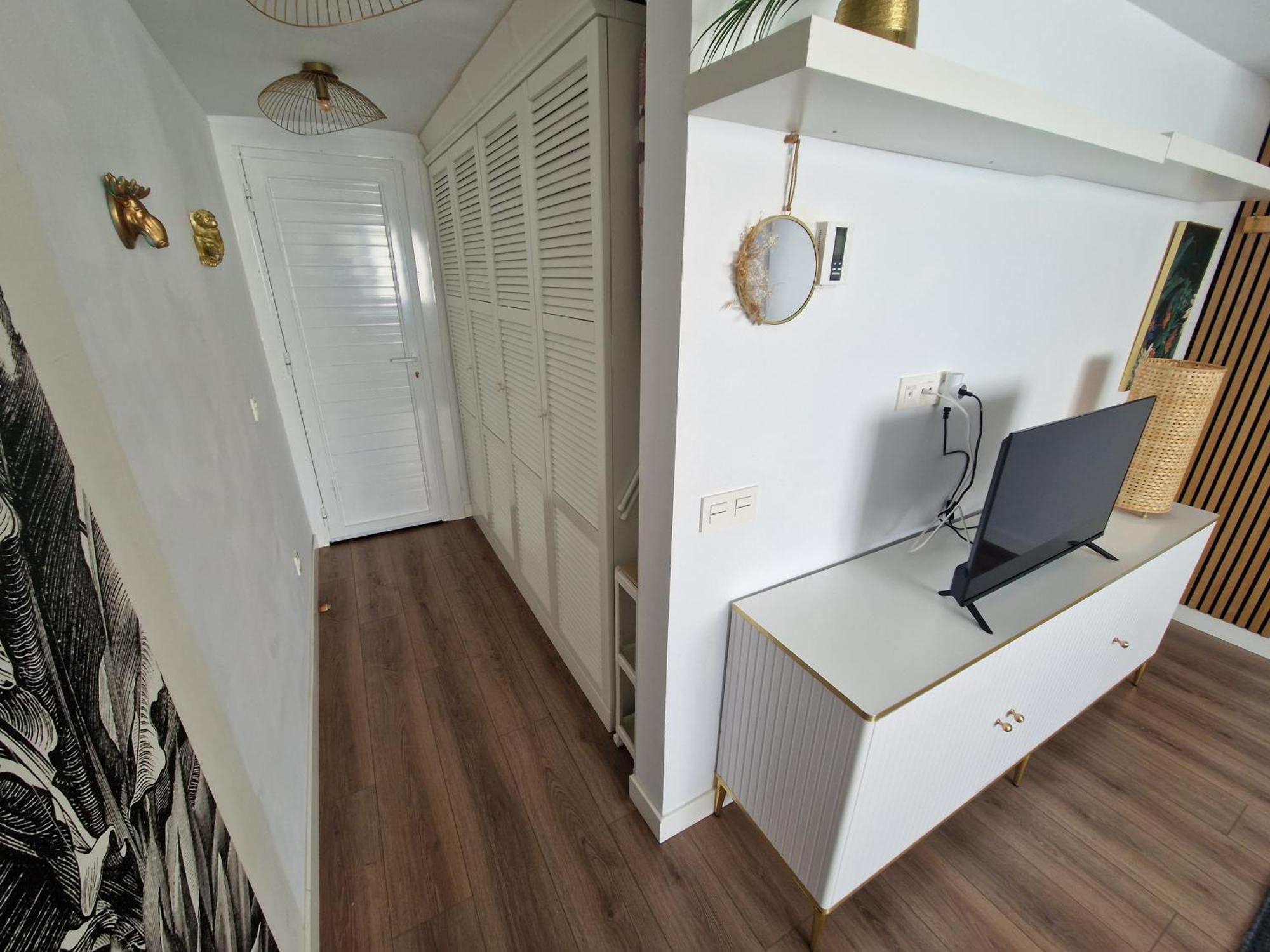 Estupendo Atico Triplex En Arapiles * Madrid